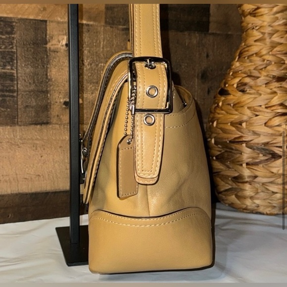 EUC Vintage Coach F11196 Leather
Hampton Tan Shoulder/Crossbody Bag - Picture 5 of 9